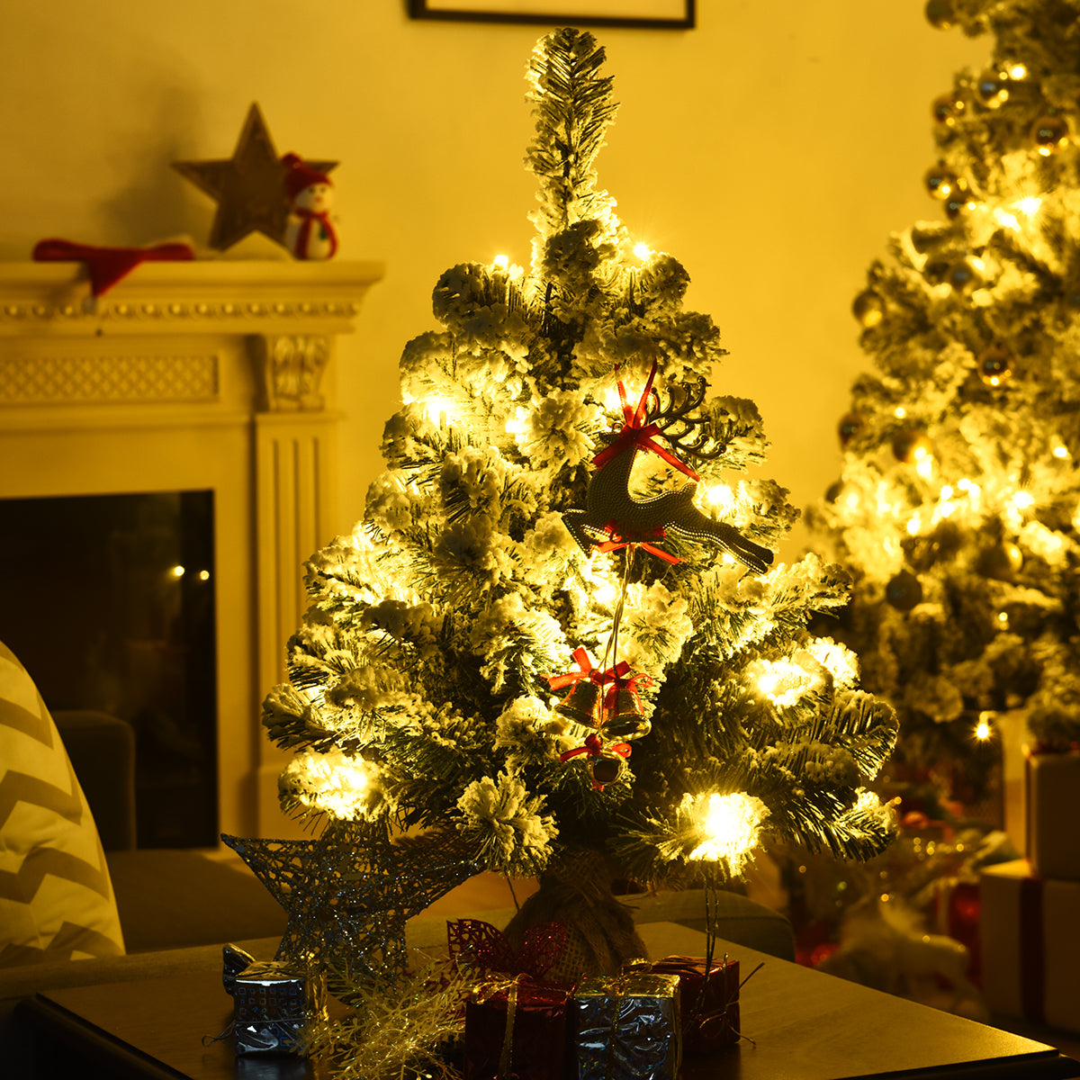 67cm Pre-Lit Snow Flocked Tabletop Christmas Tree with 8 Flash Modes