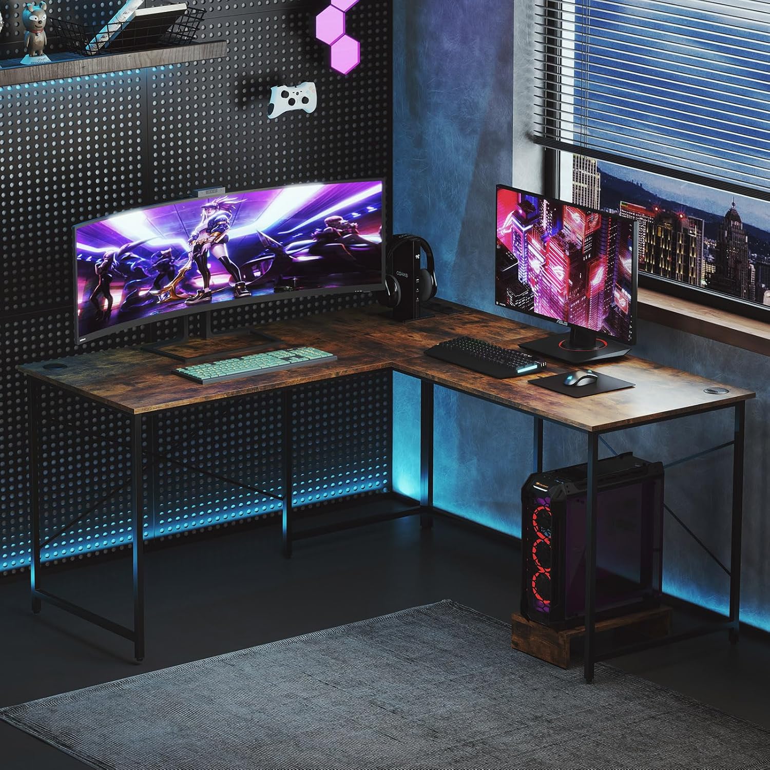 Giantex 150 cm Reversible L-Shaped Desk with Built-in Power Strip