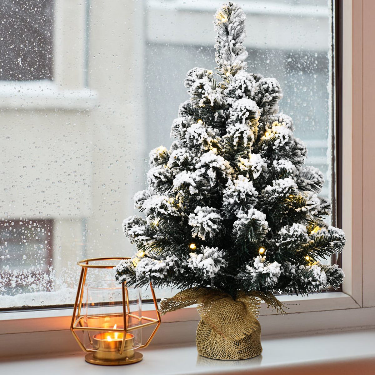 67cm Pre-Lit Snow Flocked Tabletop Christmas Tree with 8 Flash Modes
