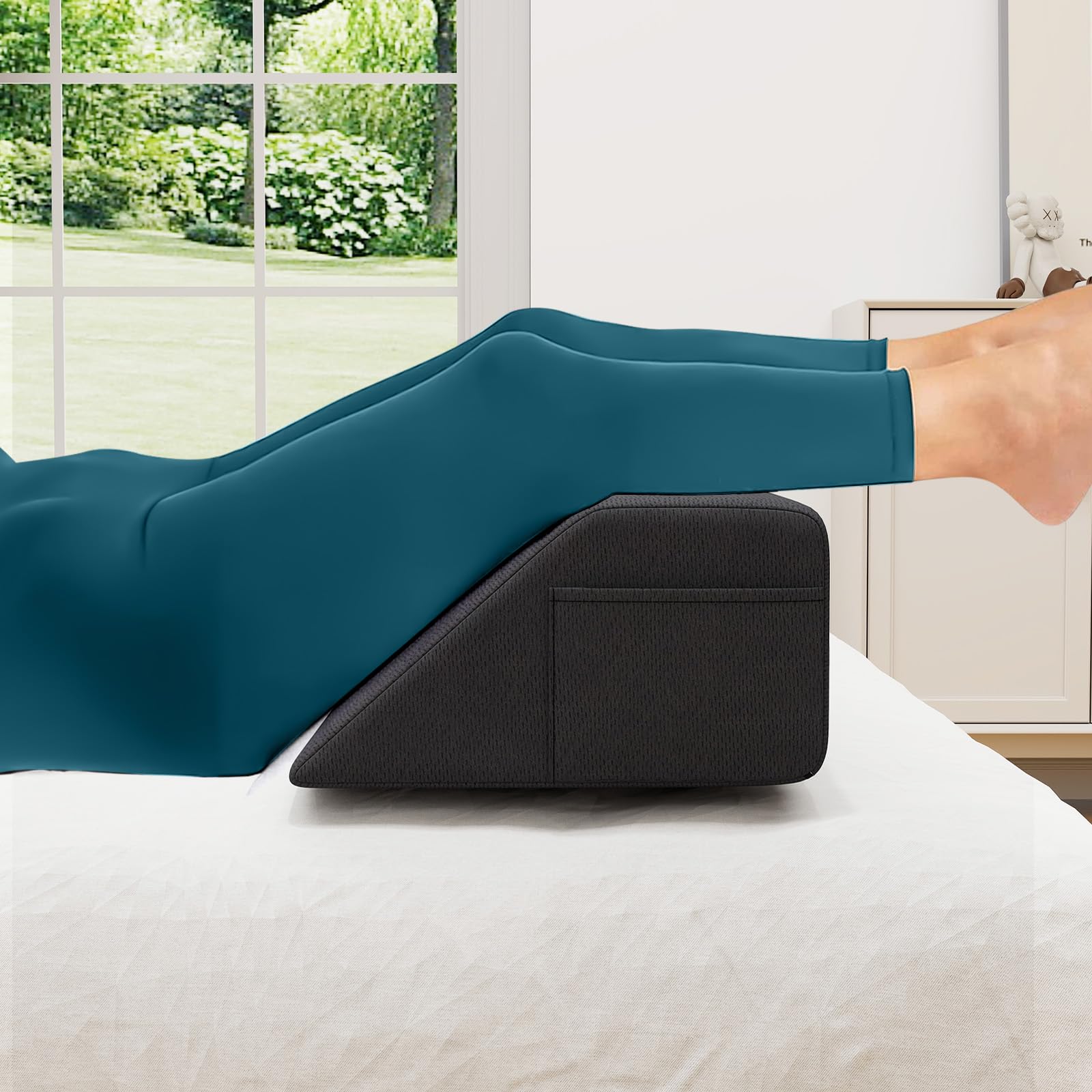 Giantex Full Bed Wedge Pillow for Headboard Gap, Headboard Pillow w/ 2 Storage Pockets